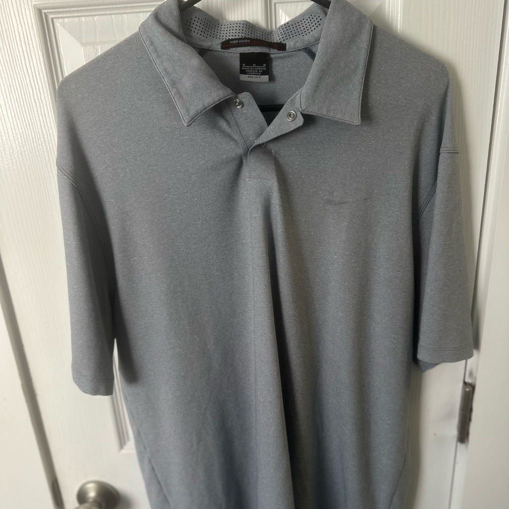 Nike Men's Tiger Woods Gray Polo Shirt